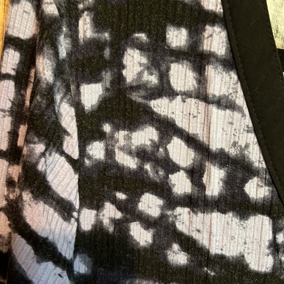 Rock & Republic. Long sleeve , tye dye, waffle knit Tee - Picture 4 of 5